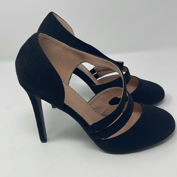 Journee Collection Women's Zeera Strappy Pumps - Picture 6 of 10